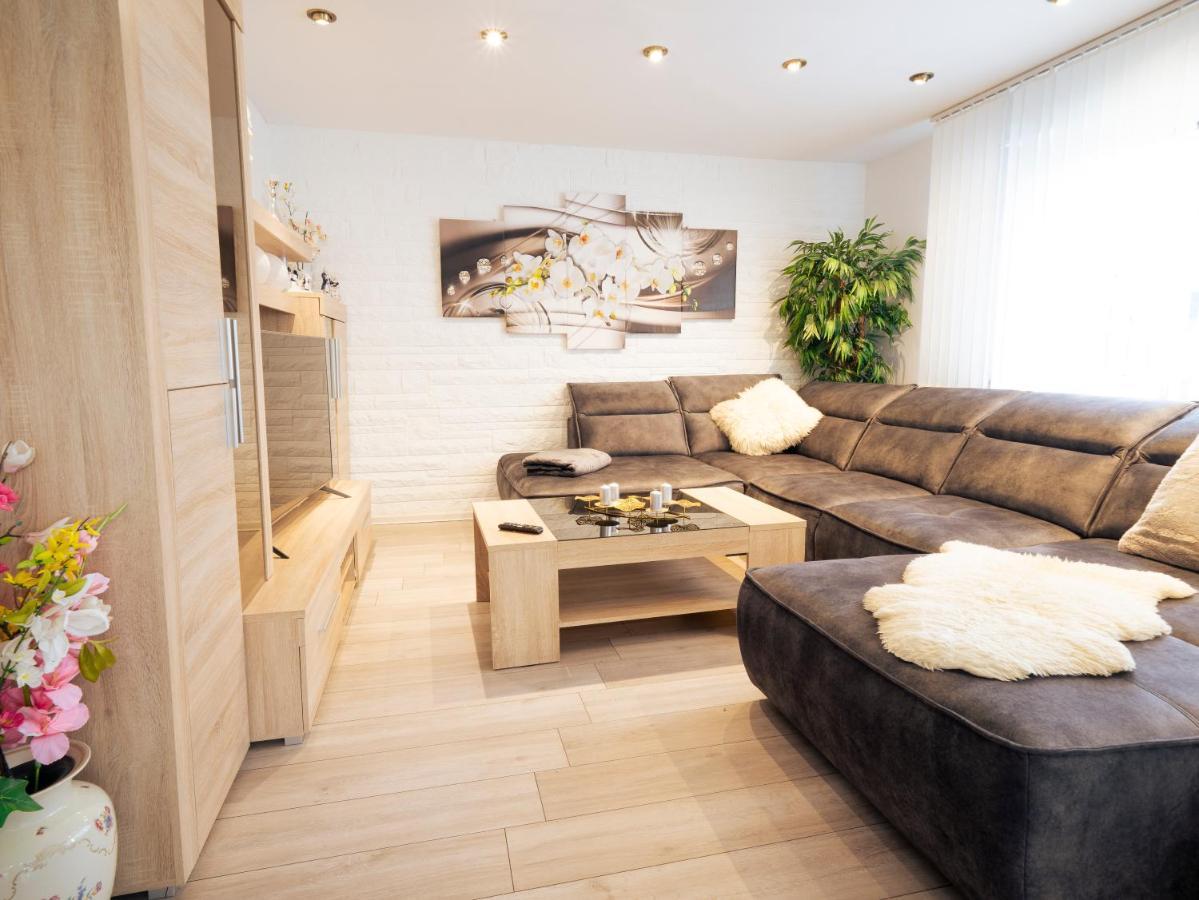 Truth Fuer 5 - King Size Betten, Kamin, Garten, Xxl Couch, Smart-Tv Dortmund Buitenkant foto